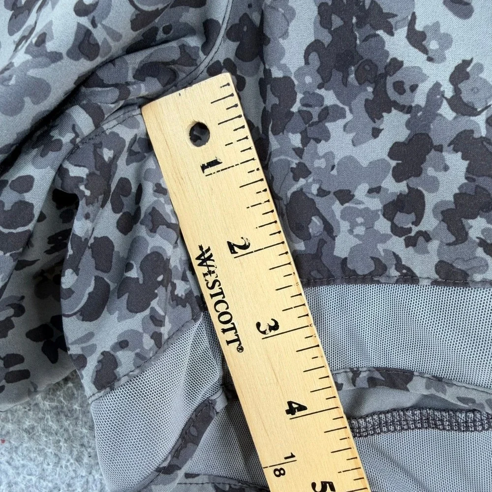 Athleta Womens Grey Leopard Floral Print Running Shorts Mesh Trim Size M